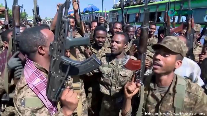 No momento, você está visualizando Conflito de Tigray na Etiópia: celebrações de rua enquanto rebeldes tomam capital