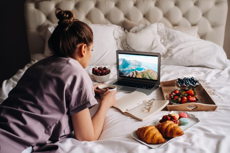 No momento, você está visualizando É melhor pular o jantar ou comer logo antes de ir para a cama?