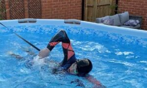 Leia mais sobre o artigo Matthew Richards saiu da piscina de lona para conquistar medalha de ouro