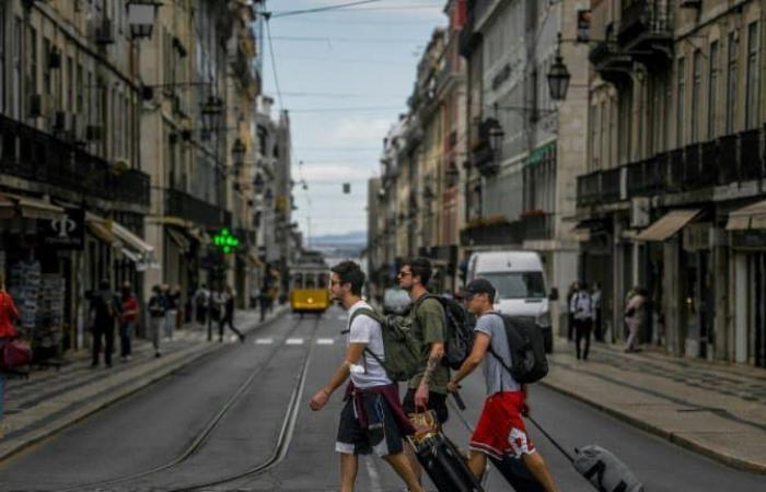 No momento, você está visualizando A França alertou seus cidadãos para evitar Portugal e Espanha neste verão