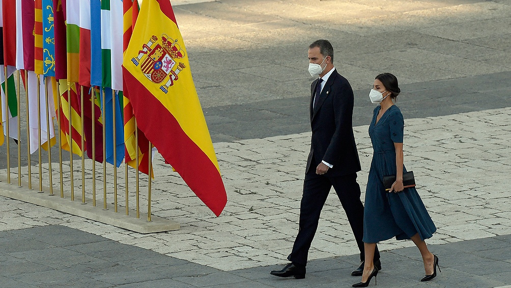 No momento, você está visualizando Espanha homenageia pessoal de saúde