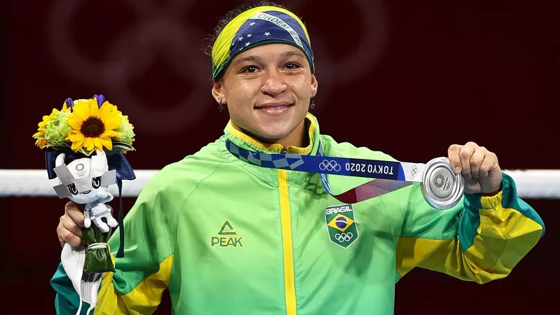 Você está visualizando atualmente Boxe: Beatriz Ferreira perde para irlandesa e é prata em Tóquio