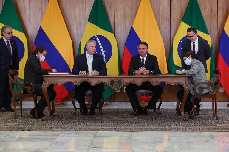 Você está visualizando atualmente Firmado acordo entre Brasil e Colômbia para melhorar técnica agropecuária