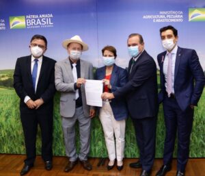 Leia mais sobre o artigo Prefeito de Sinop trouxe R$ 5 milhões para a agricultura em visita a Brasília
