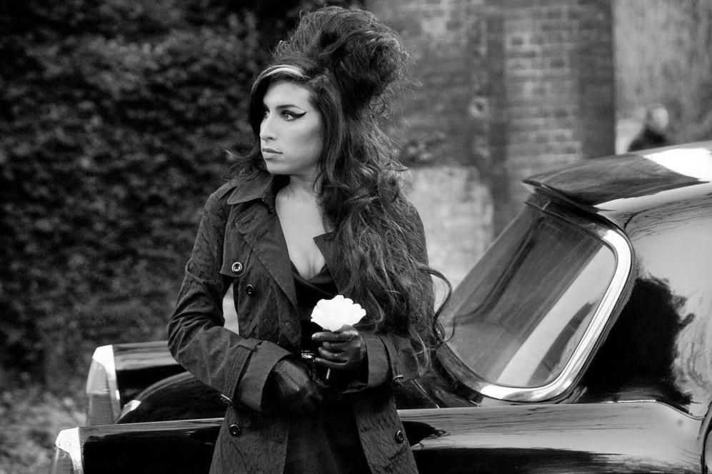 No momento, você está visualizando Dez anos sem Amy Winehouse e ainda não superamos a sua falta