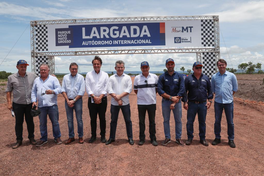 Você está visualizando atualmente Nelson Piquet participa do lançamento do Parque Novo Mato Grosso