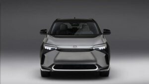 Leia mais sobre o artigo Toyota lança seu primeiro SUV totalmente elétrico, o bZ4X, nos EUA