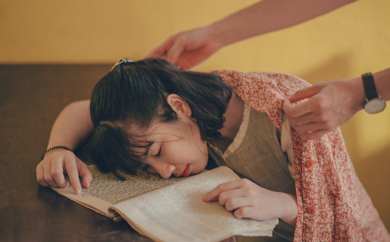 Você está visualizando atualmente Sono na escola? Ciência prova por que aulas deveriam iniciar mais tarde