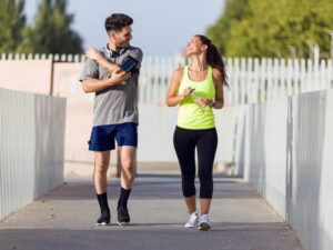 Leia mais sobre o artigo Caminhadas, mesmo curtas, trazem benefícios para a saúde