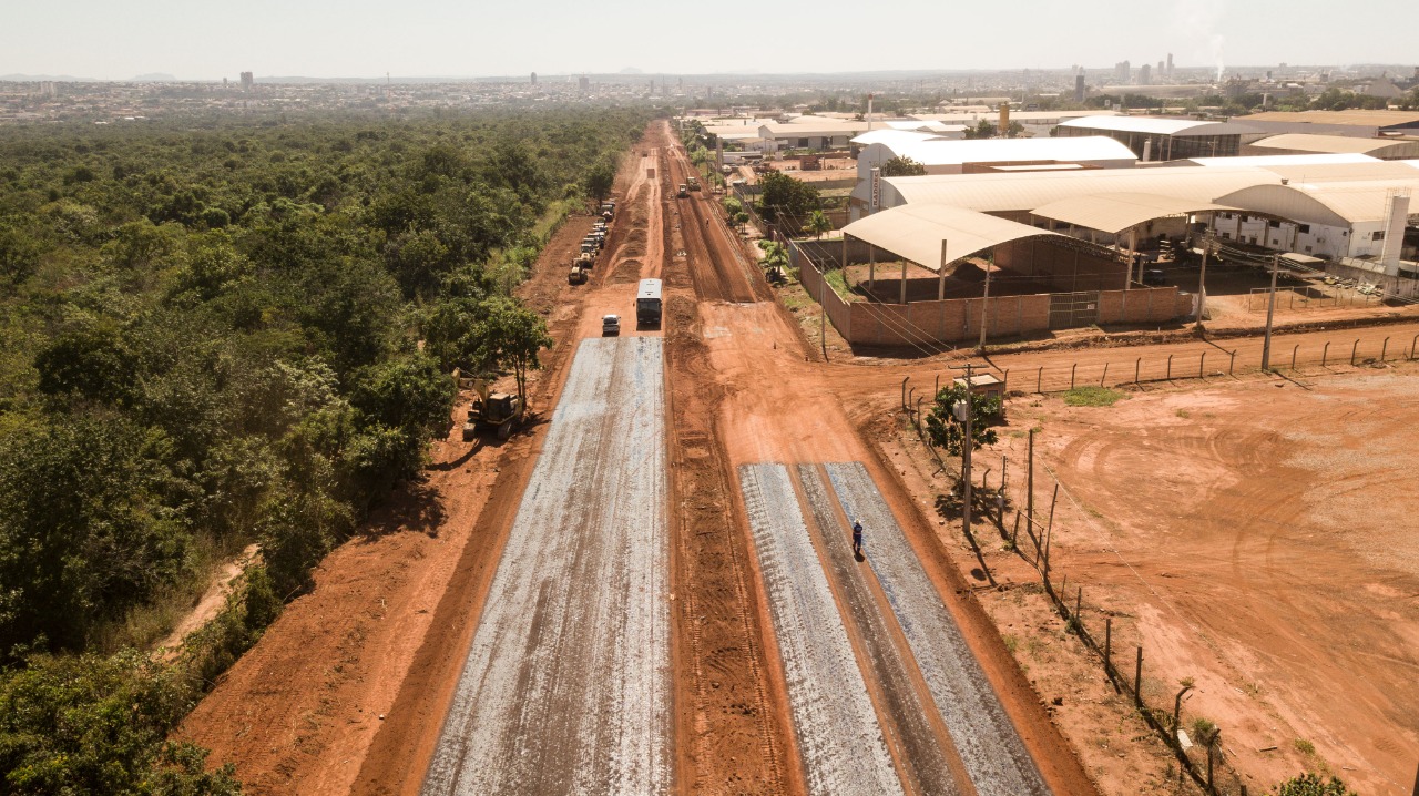 Você está visualizando atualmente Com recursos do duodécimo, Prefeitura de Rondonópolis vai asfaltar 100% das ruas do distrito industrial