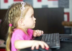 Leia mais sobre o artigo INTERNET SEGURA: Google cria plataforma para proteção de crianças online