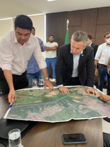 Mauro Mendes e Kalil Baracat discutem melhorarias no transporte coletivo