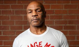 Leia mais sobre o artigo Mike Tyson soca passageiro em avião e cenas viralizam na internet