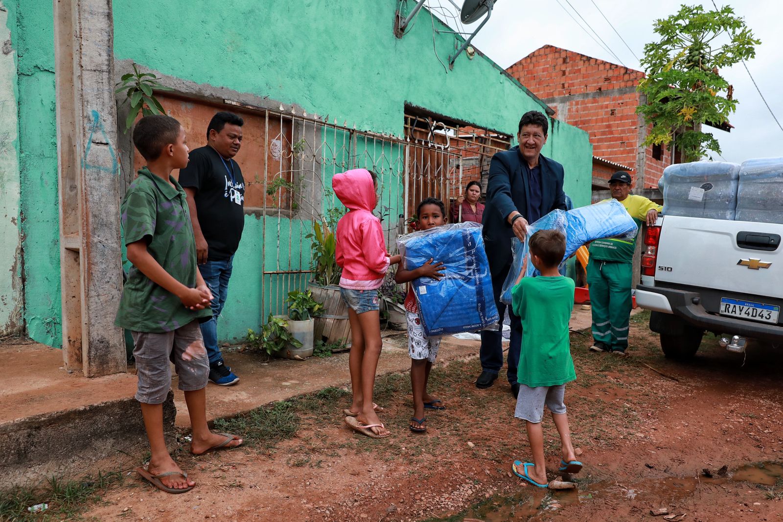 Você está visualizando atualmente Mato Grosso distribui 6,8 mil cobertores para Cuiabá e interior