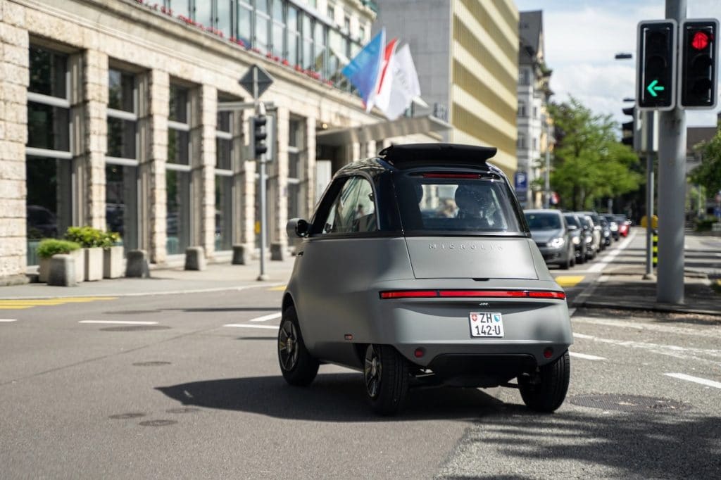 No momento, você está visualizando MICROLINO PIONEER: Microcarro traz teto solar e interior de couro vegano