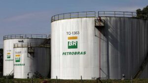 Leia mais sobre o artigo Petrobras reforça compromissos com o preço dos combustíveis