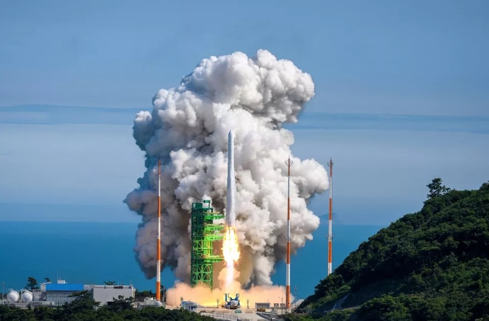 No momento, você está visualizando Coreia do Sul lança primeiro foguete espacial de fabricação própria