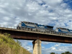 Leia mais sobre o artigo Mato Grosso emite licença para construção do primeiro trecho da Ferrovia Estadual