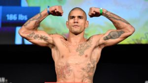 Leia mais sobre o artigo Nocaute do brasileiro Alex Poatan no UFC impressiona o mundo do MMA