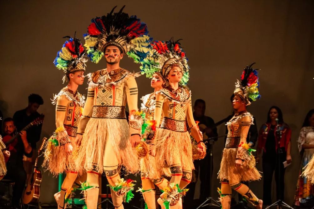 No momento, você está visualizando Flor Ribeirinha conquista troféu em festival na Bulgária