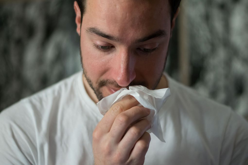 Você está visualizando atualmente Como prevenir problemas de nariz e garganta no clima seco