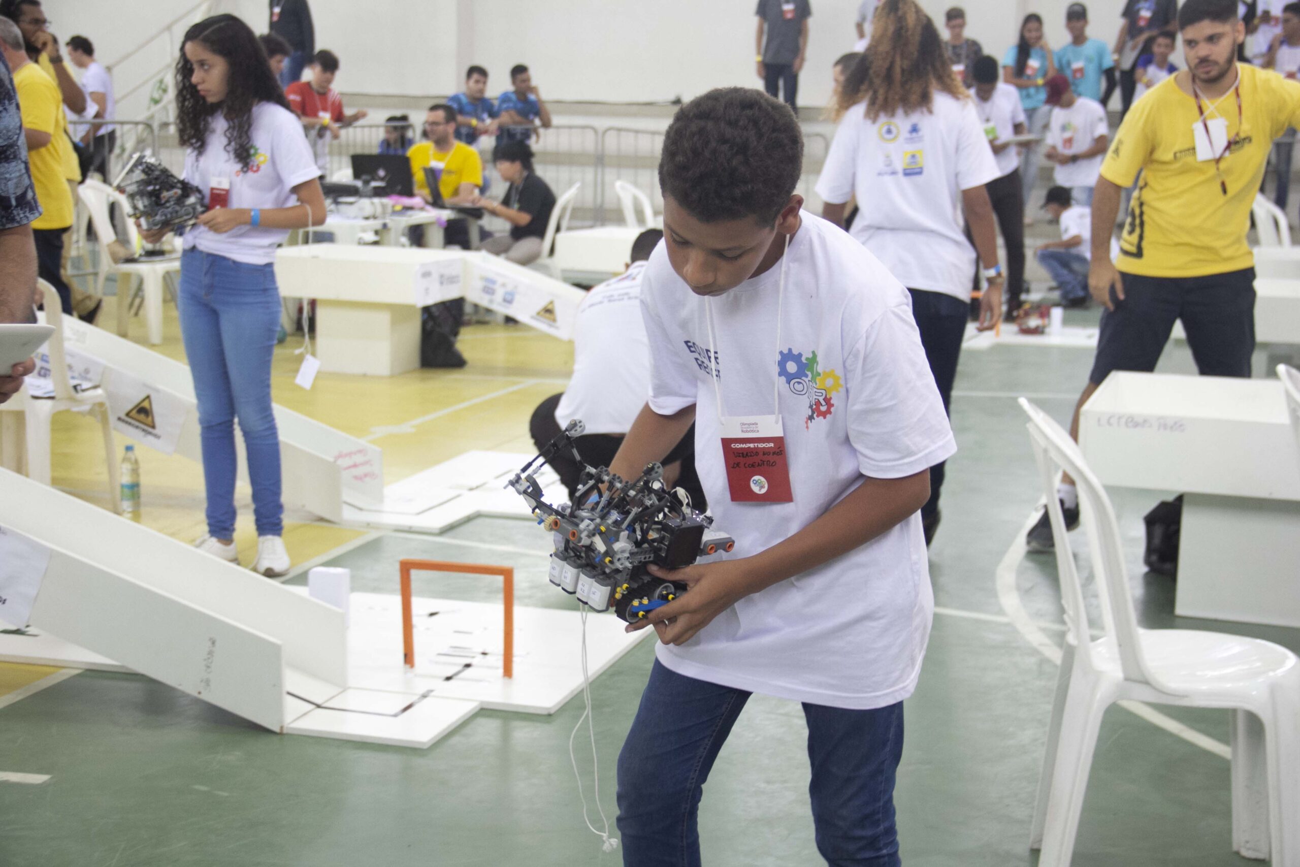 No momento, você está visualizando LUCAS DO RIO VERDE: Olimpíada Brasileira de Robótica