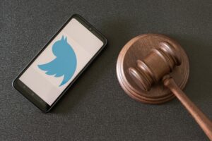 Leia mais sobre o artigo Ex-funcionário do Twitter é declarado culpado por espionagem