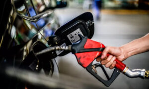 Leia mais sobre o artigo IPCA-15: queda já é de 0,73%, puxada pela gasolina