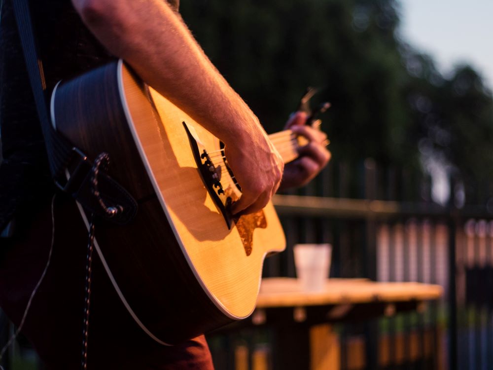 Você está visualizando atualmente Encontro com música ao vivo reúne artistas locais em Cuiabá