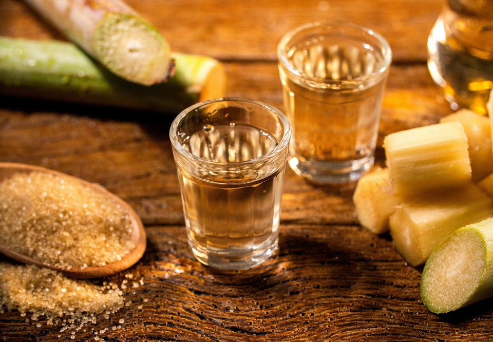 No momento, você está visualizando Cachaça, a história da mais tradicional bebida brasileira