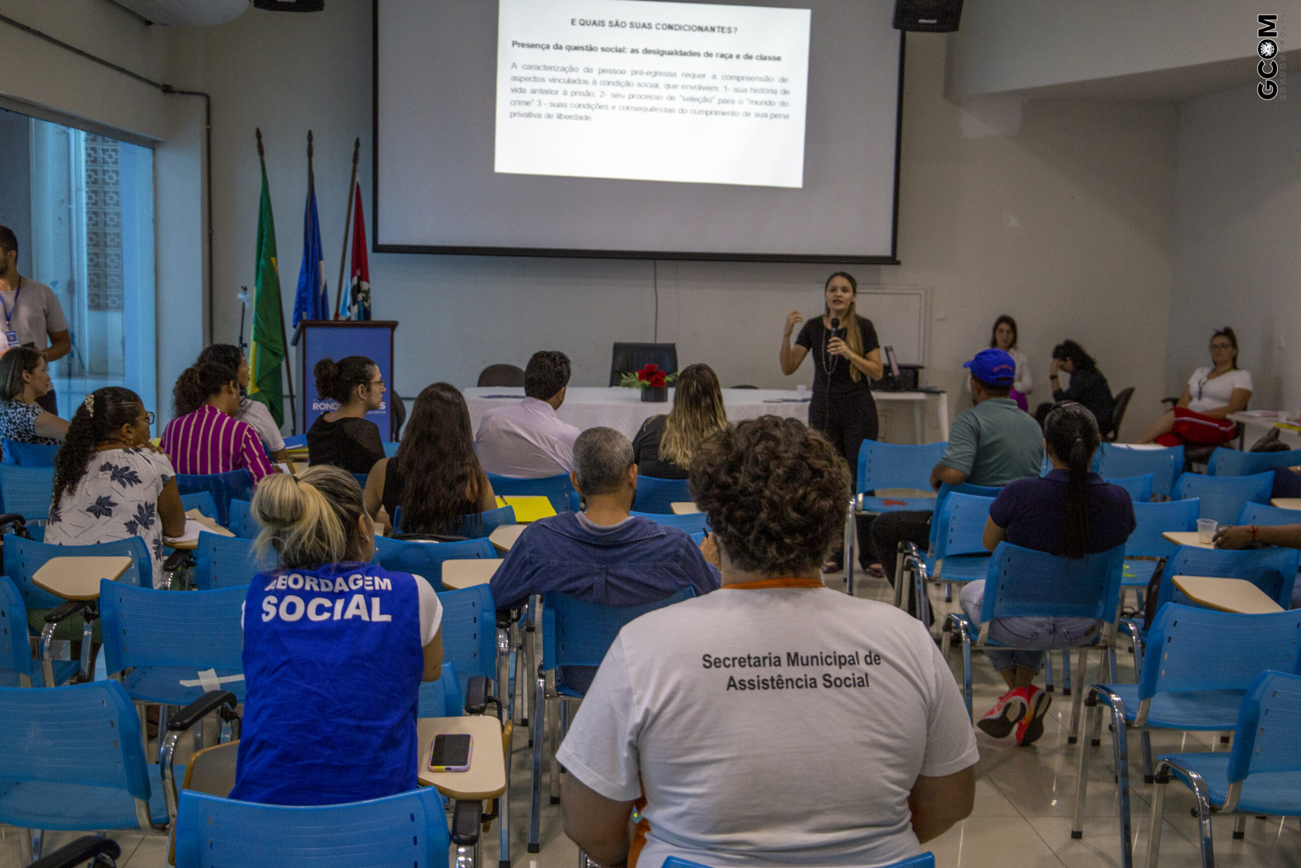 Você está visualizando atualmente Técnicos da assistência social participam de qualificação GMF-MT