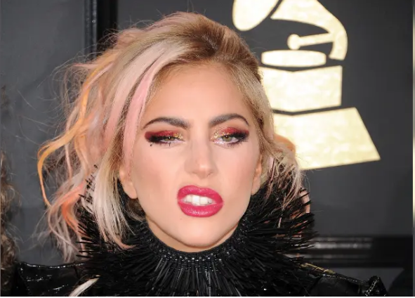 Você está visualizando atualmente FIBROMIALGIA: O que é a síndrome da dor que afeta Lady Gaga