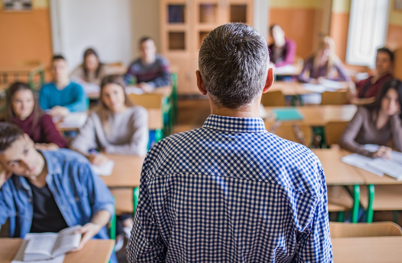 No momento, você está visualizando PROFISSÃO DE PROFESSOR: 72% enxergam como desvalorizada