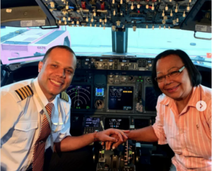 Leia mais sobre o artigo Piloto presta homenagem à mãe durante voo à Cancun