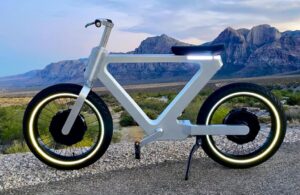 Leia mais sobre o artigo Bicicleta elétrica que anda sozinha é apresentada nos EUA