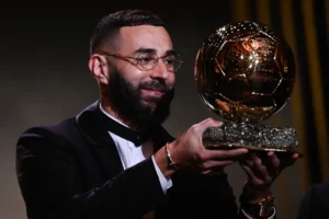 Leia mais sobre o artigo Bola de Ouro 2022: Benzema é eleito melhor jogador do mundo
