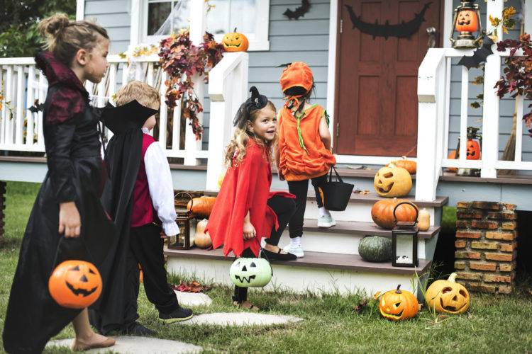 No momento, você está visualizando Por que usamos fantasias no Halloween?