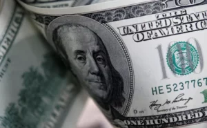 Leia mais sobre o artigo Dólar se aproxima dos R$ 5,40 com risco fiscal e inflação em alta