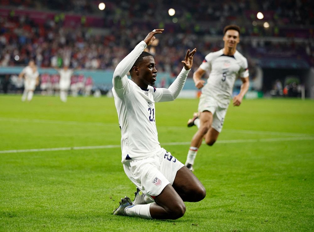 No momento, você está visualizando Entenda o elo entre o presente e passado de Weah no futebol