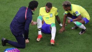 Leia mais sobre o artigo Médico da Seleção Brasileira atualiza casos de Neymar e Danilo