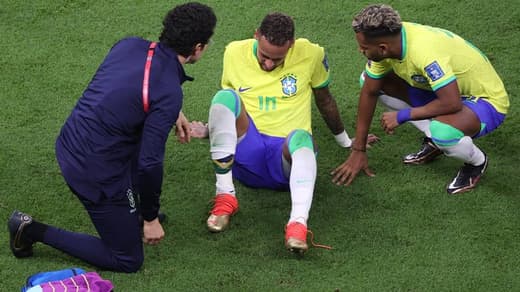 Você está visualizando atualmente Médico da Seleção Brasileira atualiza casos de Neymar e Danilo