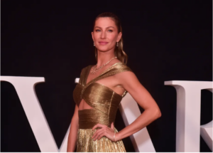 Leia mais sobre o artigo Gisele Bündchen recebe famosos em festa de joalheria