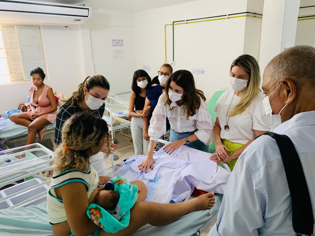 No momento, você está visualizando Mães recebem enxovais produzidos por servidoras do Caderno II