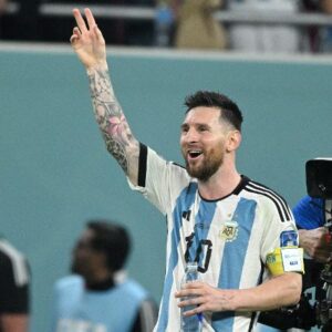 Leia mais sobre o artigo Messi supera Neymar e muda postura na Copa do Mundo