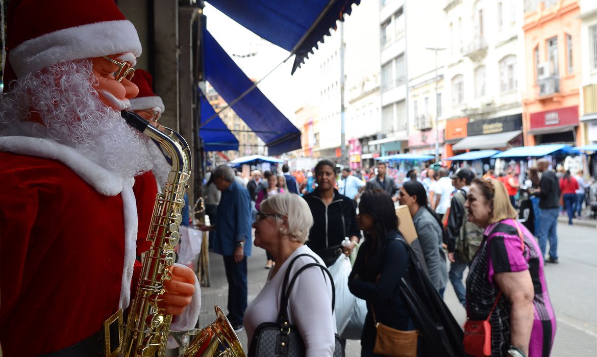 Você está visualizando atualmente Procon orienta consumidores sobre troca de presentes de Natal