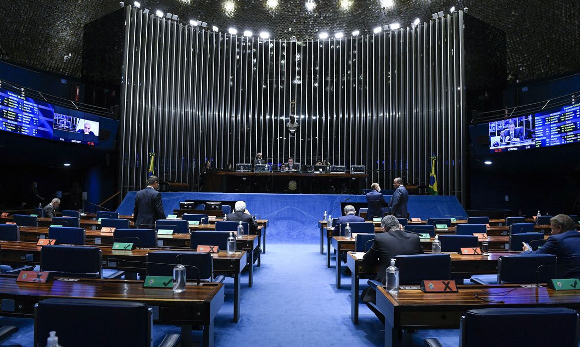 Você está visualizando atualmente Senado aprova mudanças da PEC da Transição