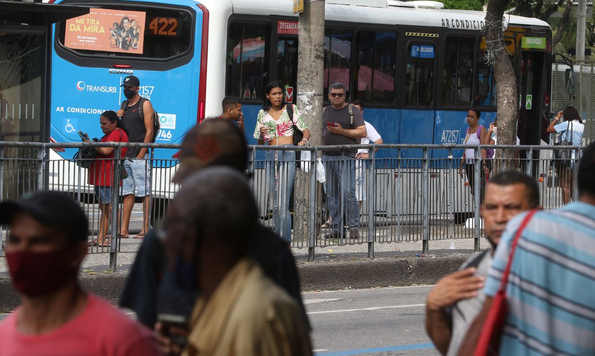 No momento, você está visualizando Setor de serviços cai 0,6% de setembro para outubro