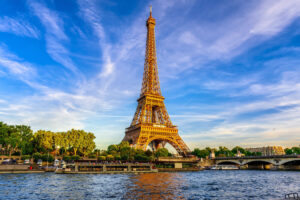 Leia mais sobre o artigo EMILY EM PARIS: 5 lugares da série que você precisa conhecer