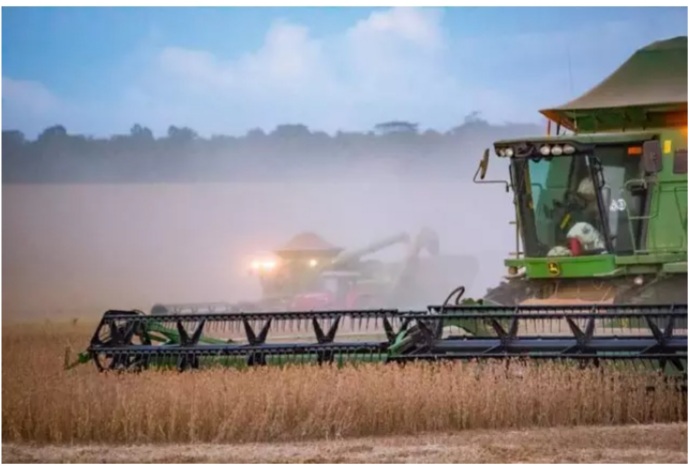 Você está visualizando atualmente Vídeo incrível mostra início da colheita da soja em Mato Grosso