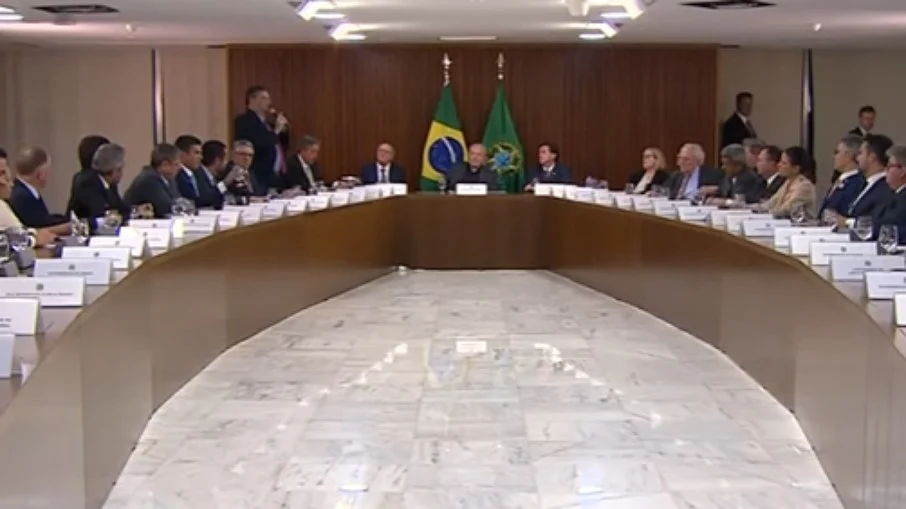 No momento, você está visualizando Lula e governadores se reuniram (27) para debater propostas